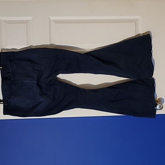 Hollister stretch low rise jeans 👖 ✨️ - Picture 4 of 5